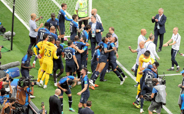 动对手防线 动对手防线