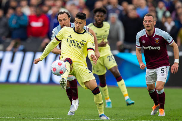 的中场支柱 的中场支柱